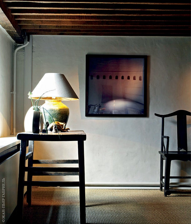 В гостевой комнате воспроизведена композиция одной из картин Яна Вермеера. Добавлена только фотография 2003 года...