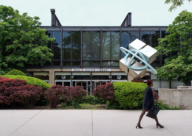 Библиотека имени Пола Галвина при Иллинойском технологическом университете.