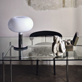 Настольная лампа из коллекции AM дизайнеры Франко и Марко Альбини Франка Хельг и Антонио Пива.