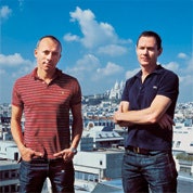 Архитектор Шон Макэвой  и его друг сценарист ЖанЛюк Ниваджиони.