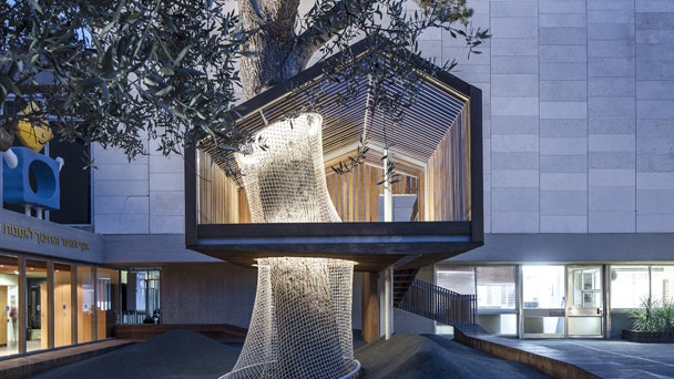 Домик на дереве в музее Israel Museum в Иерусалиме