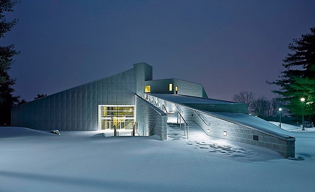 Педагогический музей колледжа Скидмор в городе СаратогаСпрингс Предок построил в 2000 году.