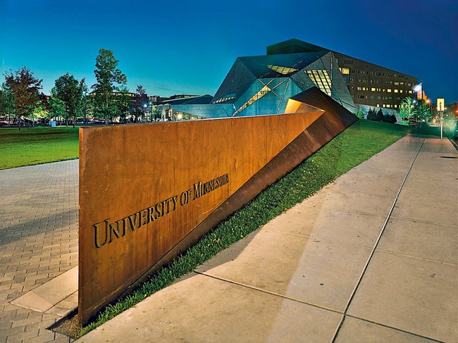 Общественный центр в университете штата Миннесота Предок построил в 2000 году. В создании дизайнерского оформления...