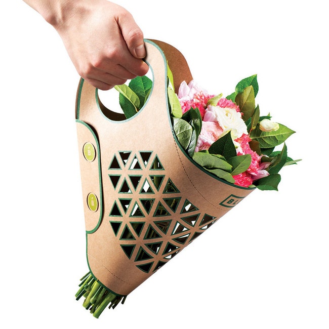 Картонная сумка для цветов