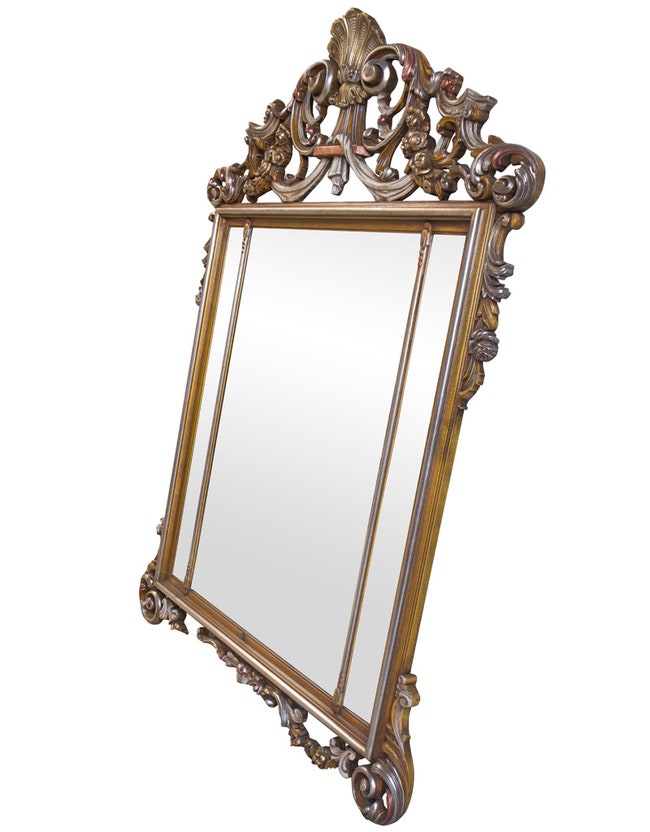 Готовое к отправке зеркало в деревянной раме с покрытием из золота серебра и меди.