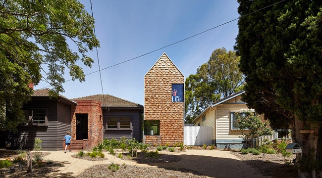 Дом в виде минидеревне в Мельбурне проект Tower House от Эндрю Мейнарда