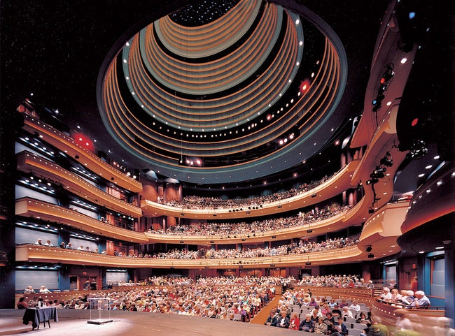 Концертный зал Schuster Performing Arts Center в Огайо .