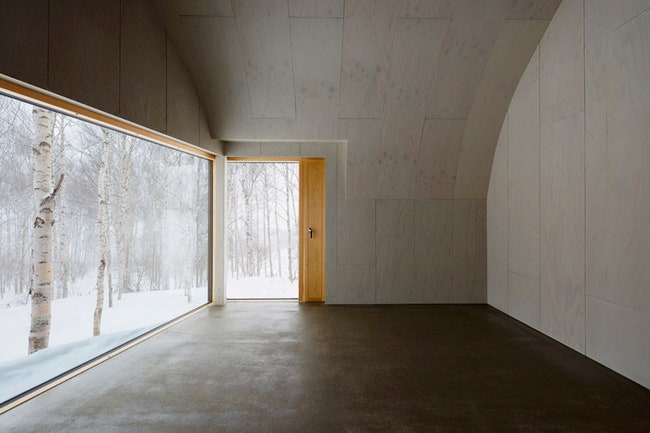 Дом в лесу с видом на озеро в Японии по проекту Hiroshi Horio Architects | Admagazine