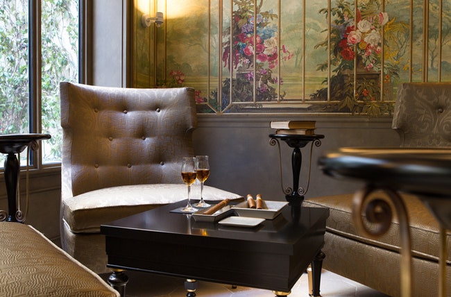 Отель La Reserve Paris HotelSPA and Apartments в Париже работа декоратора Жака Гарсии | Admagazine