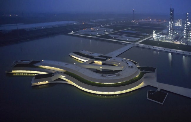 Офис на воде The Building on the Water в Китае от Алваро Сизы | Admagazine