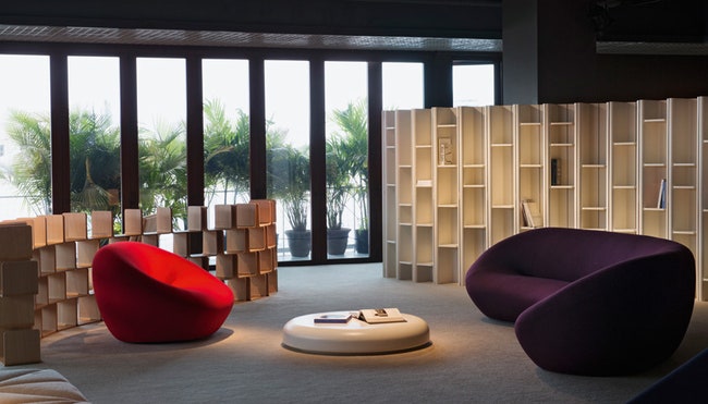 Выставка мебели по дизайну Пьера Полена Playing with Shapes организованная Louis Vuitton во время Design Miami в декабре...