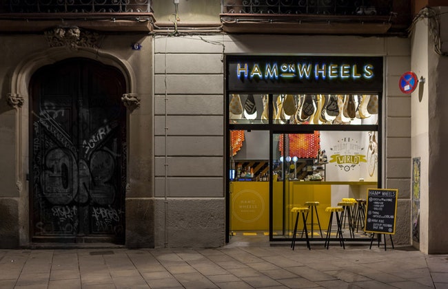 Закусочная Ham on Wheels в Барселоне