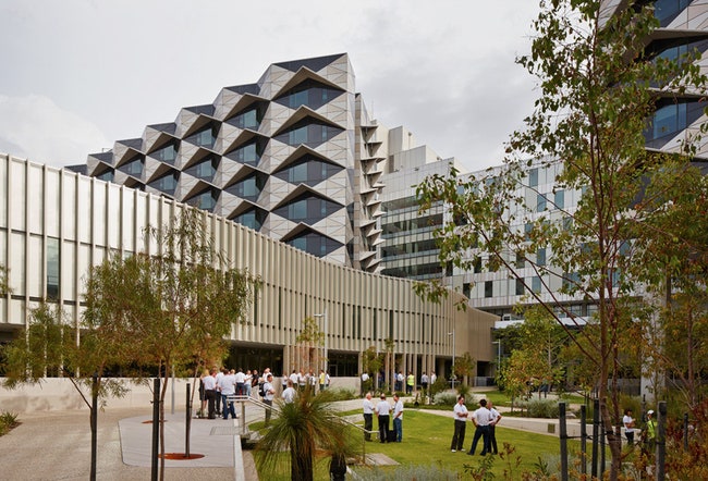 Больничный комплекс Fiona Stanley Hospital в Австралии разработанный бюро Hassell | Admagazine
