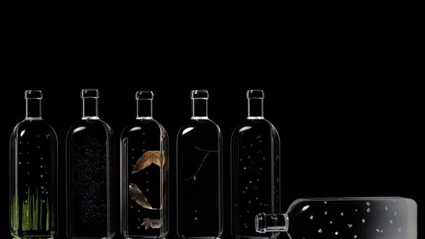 Инсталляция Rain от бюро Nendo двадцать бутылок по названиям дождя пояпонски | Admagazine