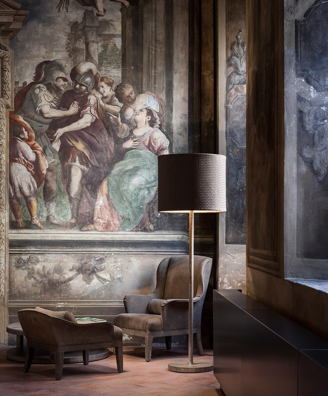 Бутик Bottega Veneta в Милане посвященный мебели и предметам интерьера