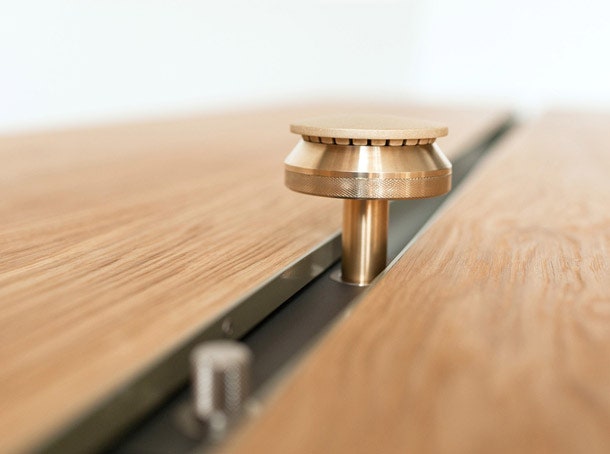 Многофункциональный кухонный стол с встроенной газовой конфоркой и крючками | Admagazine