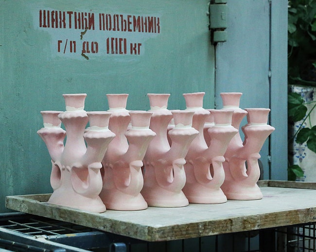 Гжель производство посуды и аксессуаров из фарфора на заводе «Объединения Гжель» | Admagazine