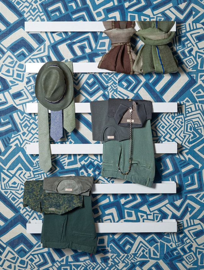 Коллекцию Altea представили в помещении оформленном галстучными узорами цвета индиго | Admagazine