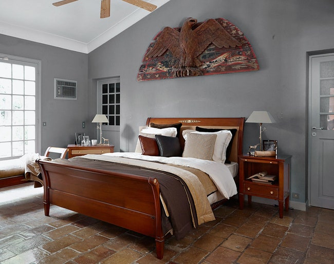 Кровать и прикроватные тумбочки из новой коллекции Haussmann вишня. Возможны 30 вариантов отделки и 3 степени...