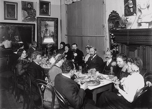 1909 год гос­ти Ре­пи­на за ве­ге­та­ри­ан­ским ужи­ном.