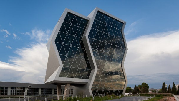 Инновационный центр в Мексике по проекту бюро Grupo Arkhos здание с граненой геометрией | Admagazine