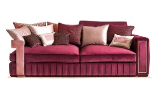 Colombostile. Обитый ярким малиновым бархатом этот диван займет центральное место в обстановке.