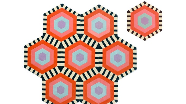 Цветной модульный ковер от компании KinderGround из треугольников ромбов и шестиугольников | Admagazine