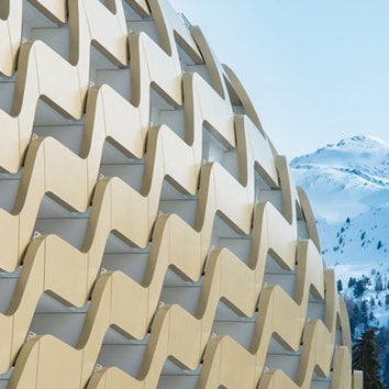 Золотистый отель в Швейцарии