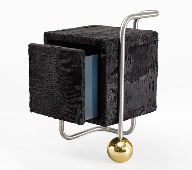 Коллекция мебели Fur Play из меха и стали от Саши Валькхофа | ADMagazine