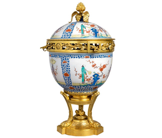 Ароматница на основе японской фарфоровой вазы. Париж ок. 1770.