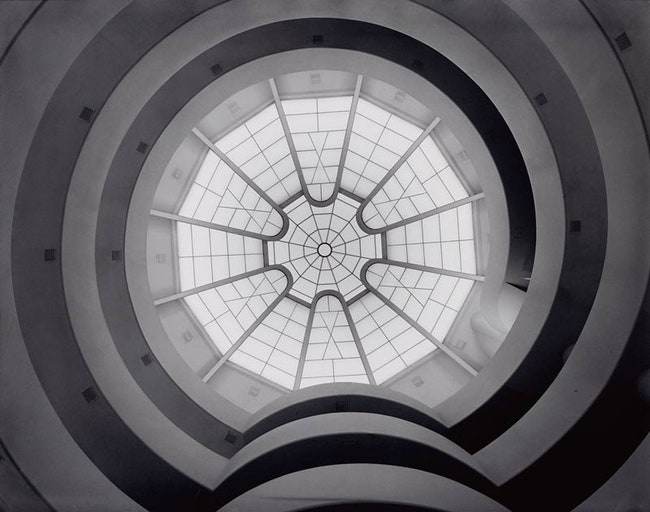 На фотографиях 1959 года — Музей современного искусства Соломона Гуггенхайма в НьюЙорке архитектор Фрэнк Ллойд Райт....