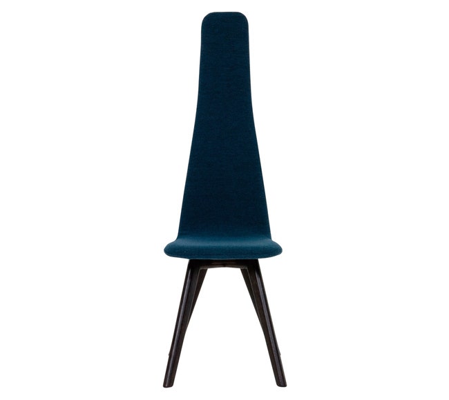 Обеденный стул Tall Chair впервые был показан на Миланском салоне в 2005 году.