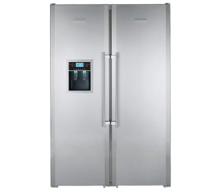Холодильник из серии Side by Side нержавеющая сталь Liebherr.