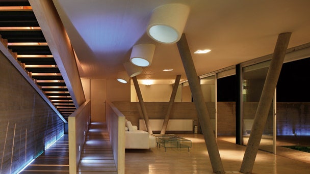 Модернистский дом в Сантьяго по проекту архитектора Себастиана Ираррасаваля | Admagazine