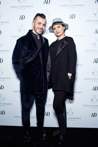Дизайнер Александр Сирадекиан с женой фотографом Лизой Шариковой.