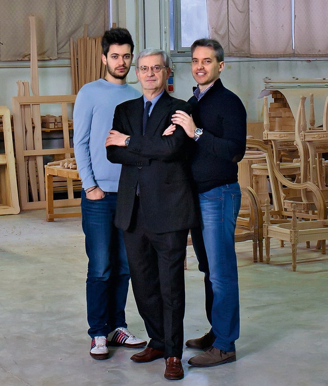 Хозяин фабрики Belloni Марко Беллони с сыновьями старшим Антонио и младшим Андреа.