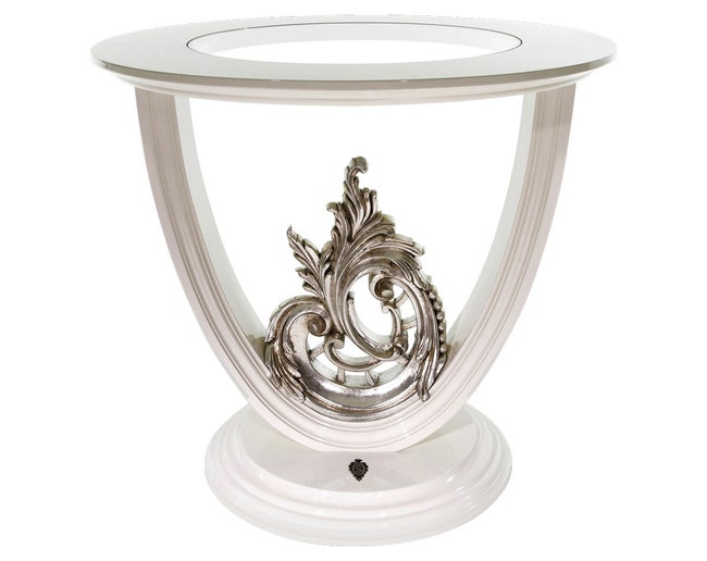 Журнальный столик с барочным декоративным элементом из коллекции Subliminal дерево стекло сусальное серебро белый лак.