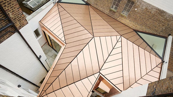 Офис с граненой крышей работа архитекторов бюро Emrys Architects в Лондоне | Admagazine