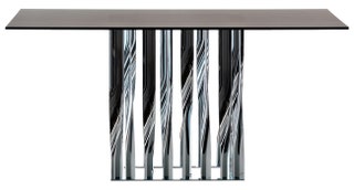 Один из вариантов стола Boboli Cassina 2007. Самое интересное в нем — база сделанная из cкрученных листов алюминия.