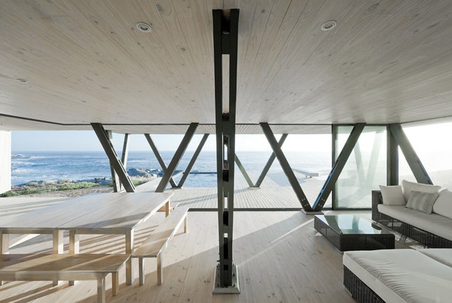 Дом Casa Rambla с Vобразными колоннами в Чили на берегу моря | Admagazine