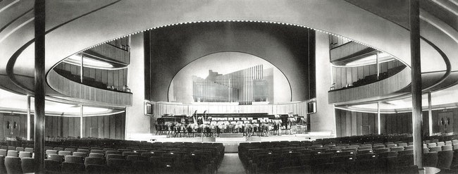 Зрительный зал RAI в Турине был построен в 1952 году и полностью перестроен в 2006 году.