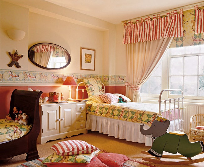 Детская комната в доме в Англии.