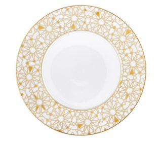 Тарелка из коллекции Aurole по дизайну КапСун Хвана. Средняя часть у всех тарелок из этой коллекции словно подиум...