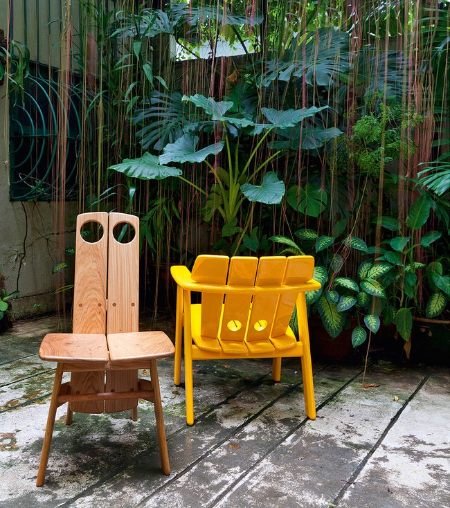 Сад студии Сержиу Родригеса прототипы стульев Taja по его дизайну.