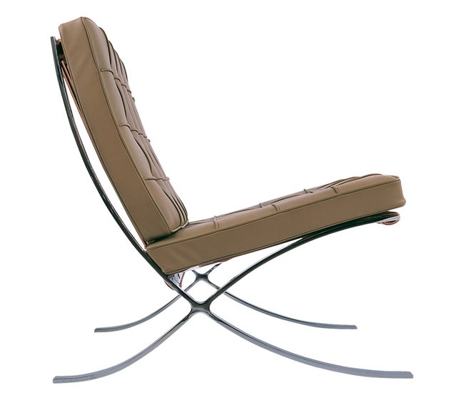 1929 кресло Barcelona Knoll. Разработанное Людвигом Мис ван дер Роэ для выставки в Барселоне с 1953 года кресло...