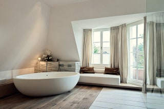 Ванная комната в доме в Мюнхене. Декоратор Михаэль Ноймайр.