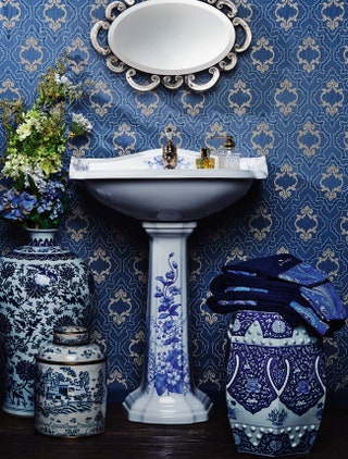 Зеркало Maison Claire 125 125 руб. раковина Oxford санфаянс Imperial Bathrooms цена по запросу смеситель Antique металл...