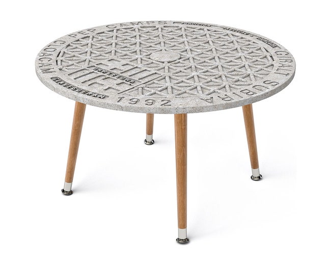 Стол с бетонной столешницей был придуман Семеновым в Барселоне поэтому так и называется — Barсelona Concrete.
