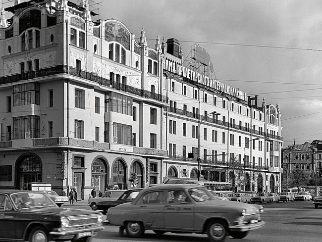 В середине ХХ века “Метрополь” имел заслуженную репутацию великолепной одной из лучших в СССР гостиниц.