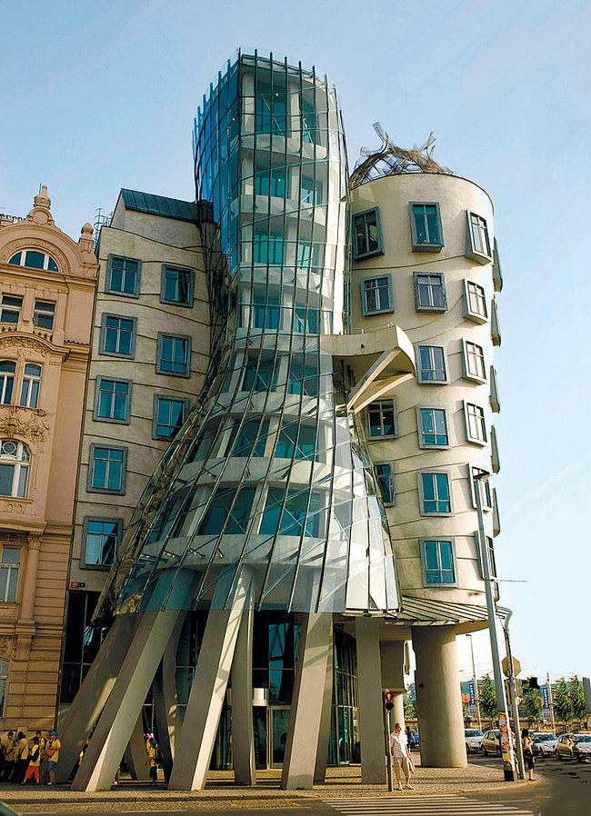 Здание филиала голландского банка ING в Праге Гери взялся строить после того как от проекта отказался Жан Нувель ....